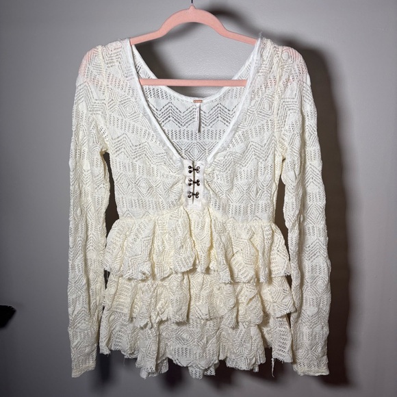 *Sold* Free People Ivory Lace Ruffled Buttoned Tunic Blouse with Tiered Design - Picture 3 of 10